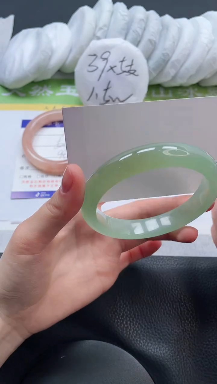 【闪购商品】石英质玉手镯未镶嵌A173-64+