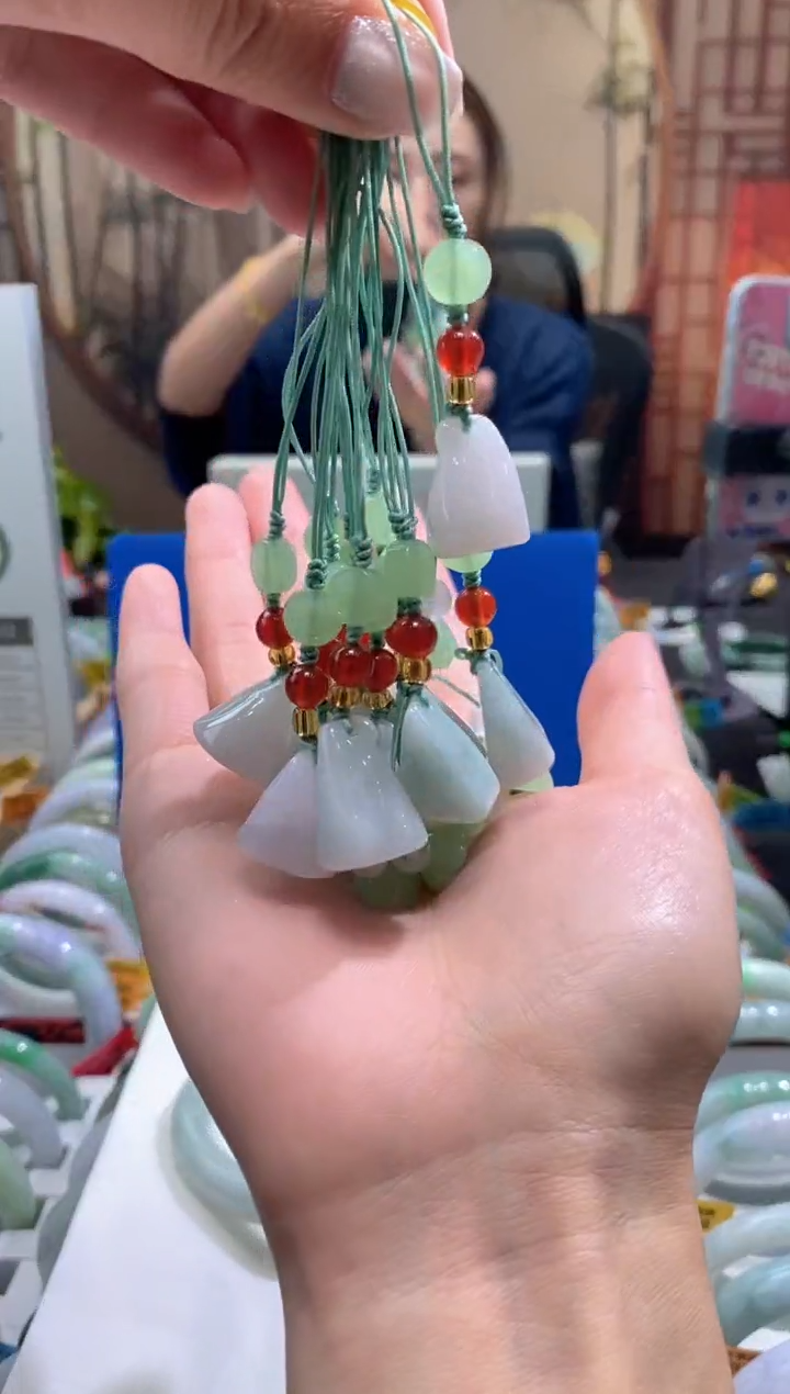 吊坠(赠链)未镶嵌翡翠000079613 多样性发货/  