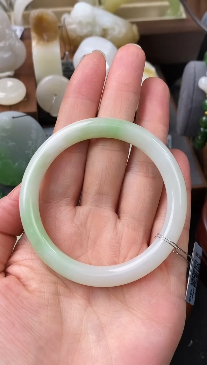 未镶嵌手镯和田玉（翠青玉）白底翠圈口53