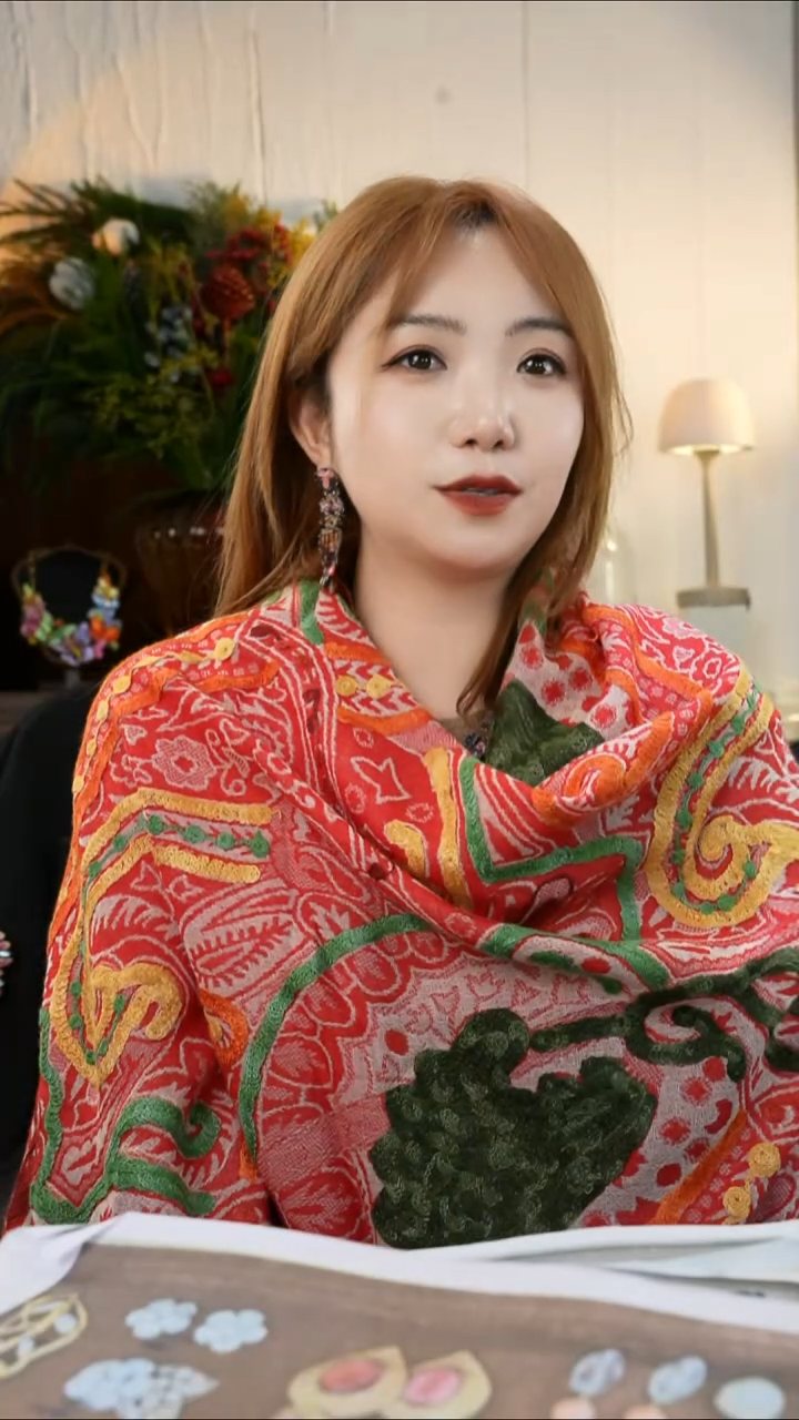 铜合金无橘色花纹配饰