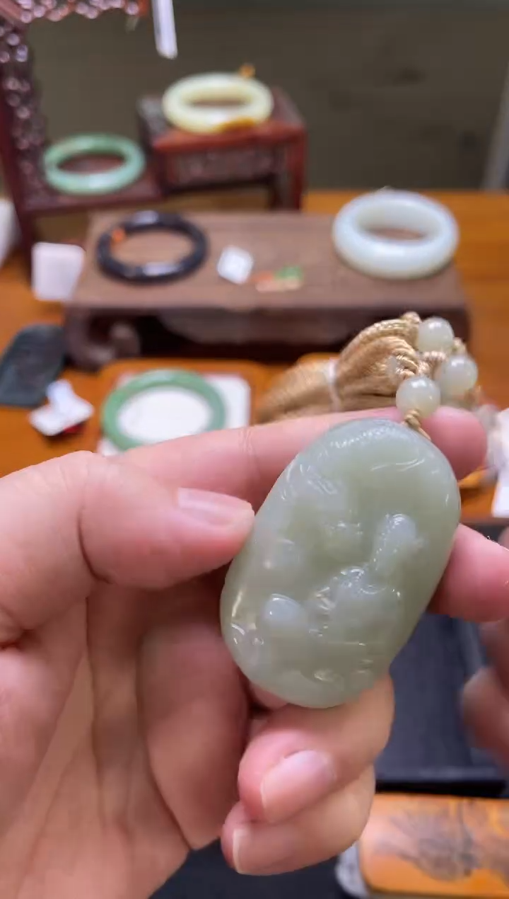 未镶嵌和田玉把件且末青白 观音 
