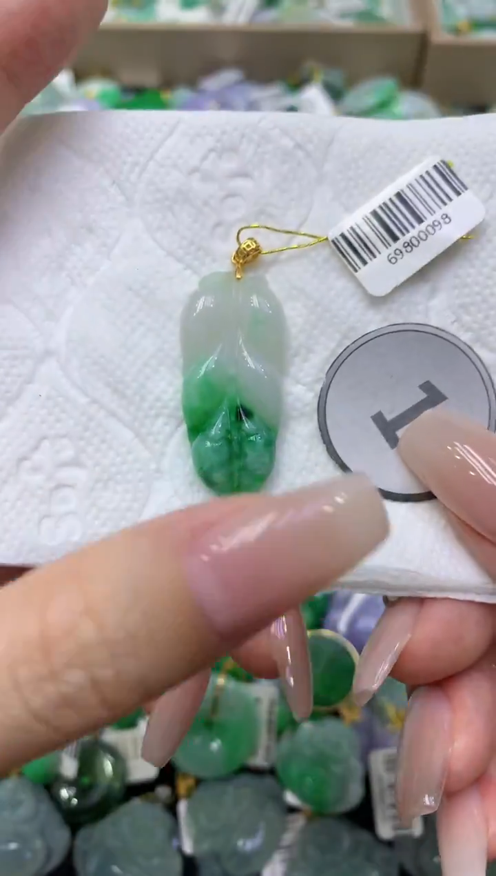 颈饰未镶嵌翡翠天然缅甸翡翠A货