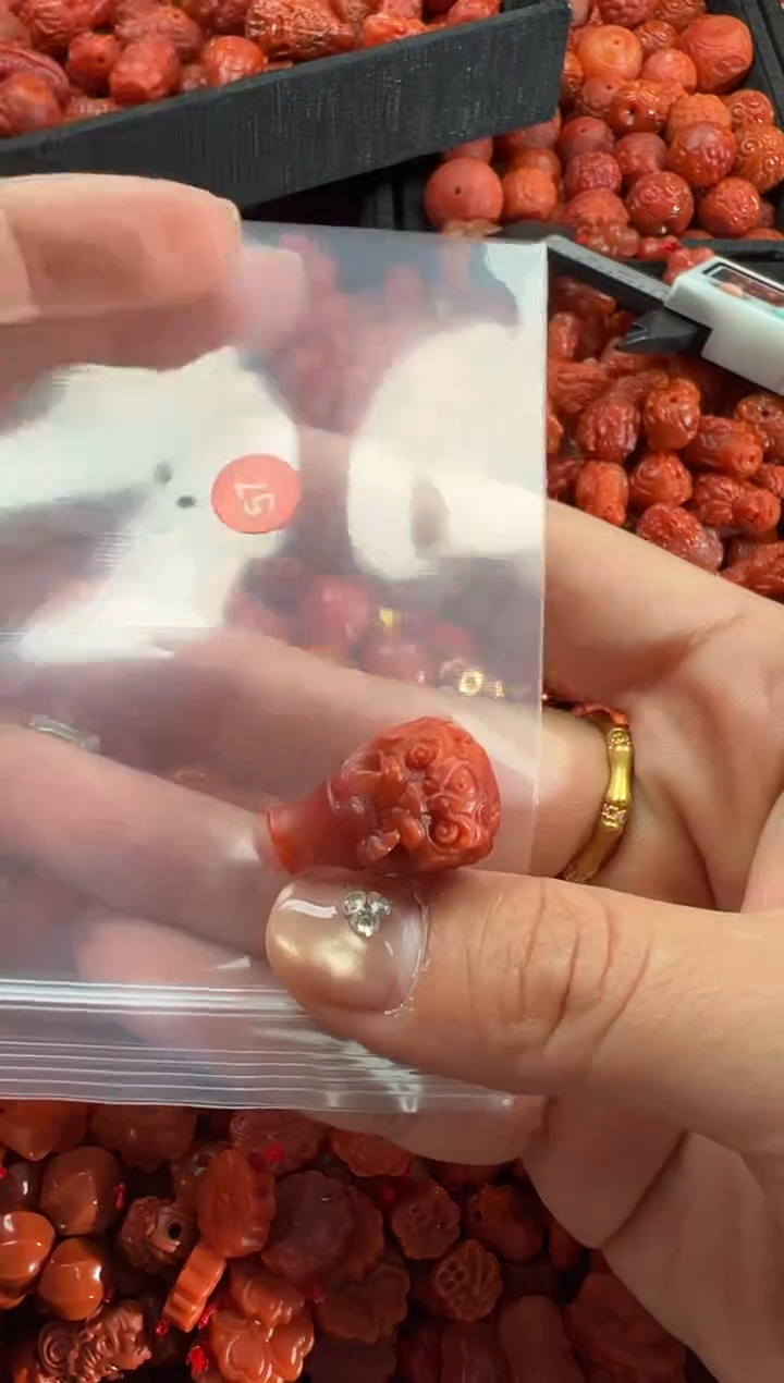 【闪购商品】南红玛瑙颈饰未镶嵌1