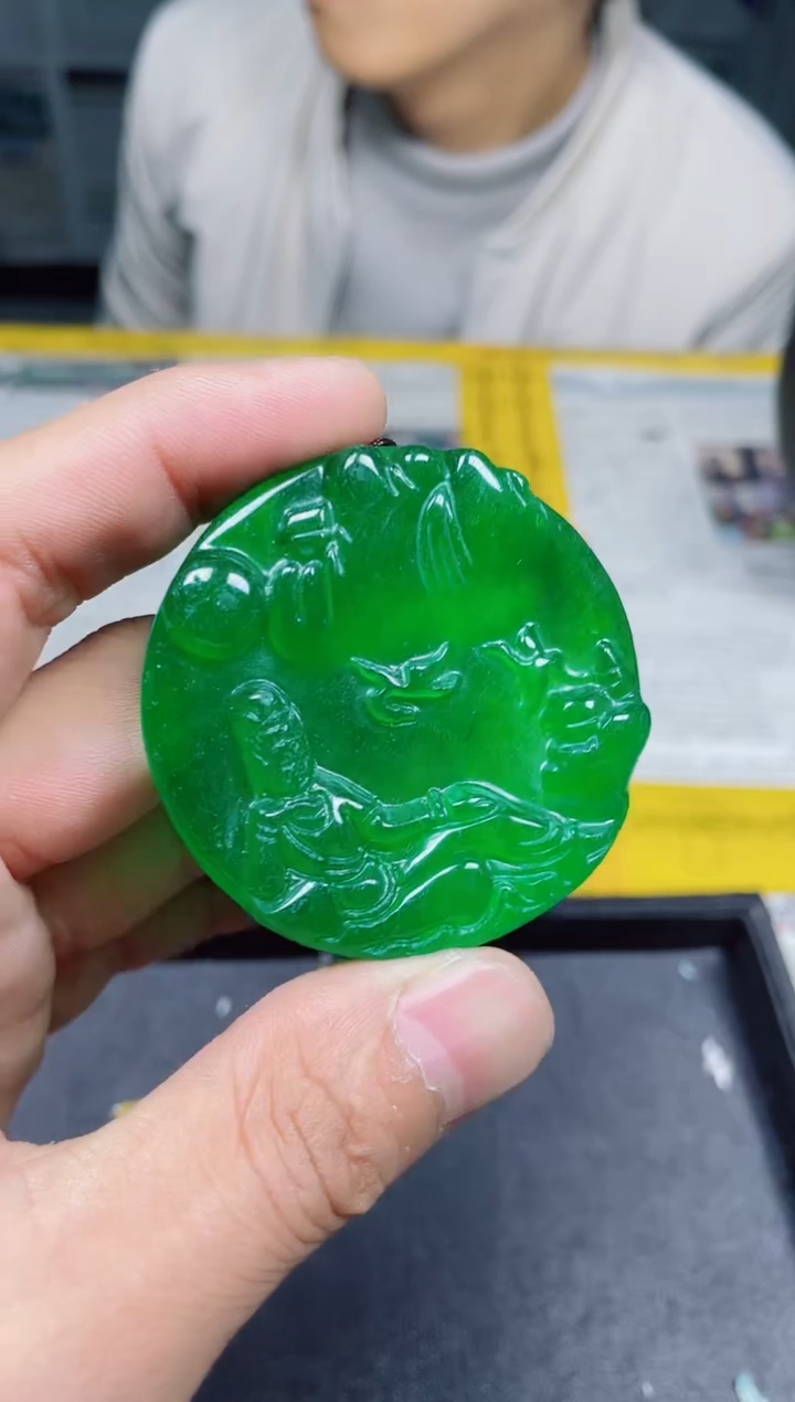 时尚精美高端观音圆牌89