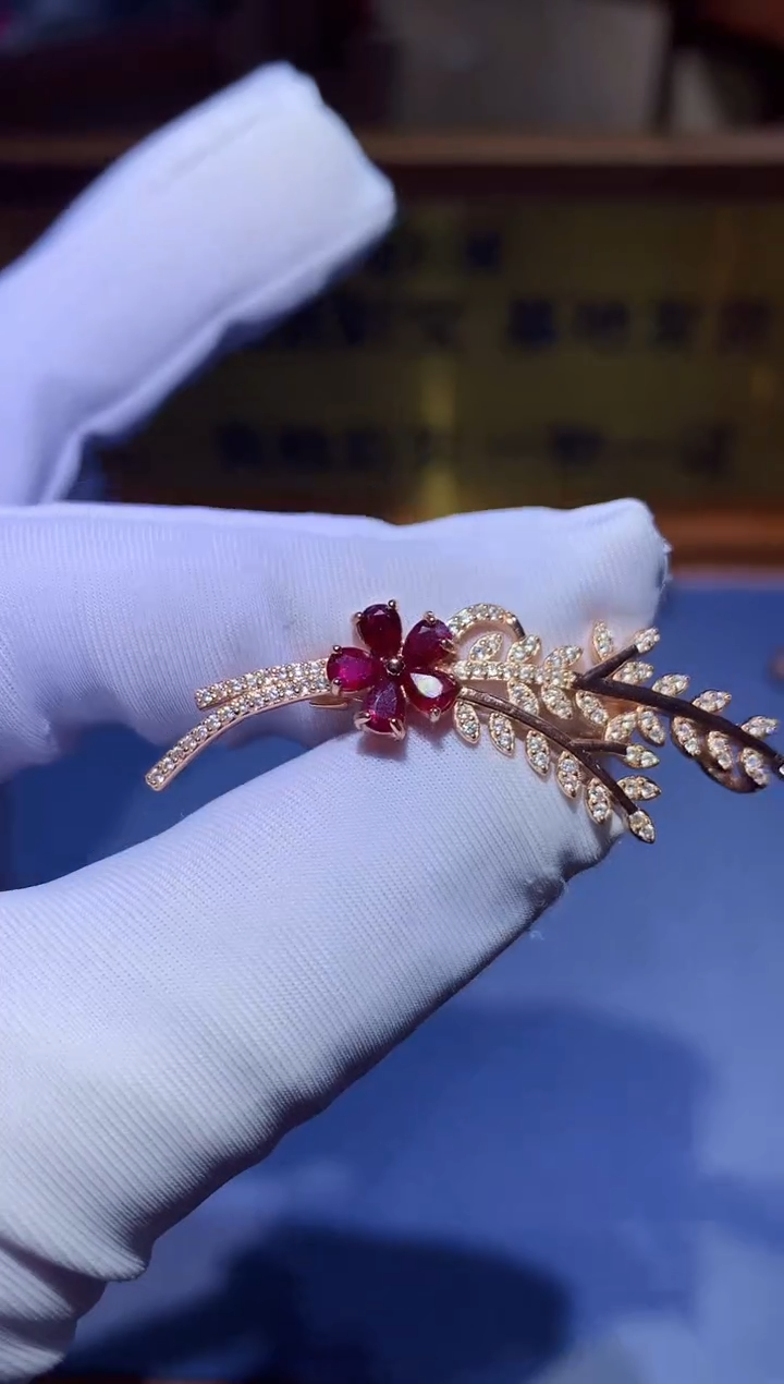 【闪购商品】红宝石颈饰银S925镶嵌........