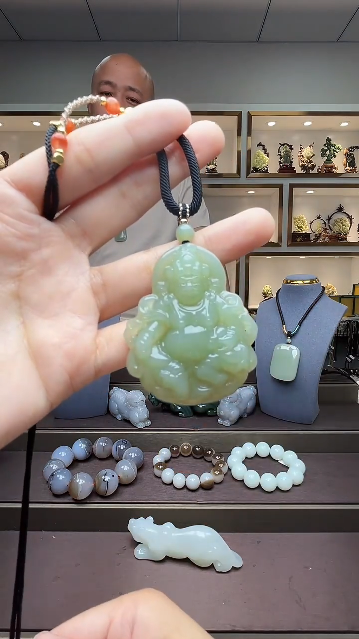 和田玉未镶嵌颈饰苏