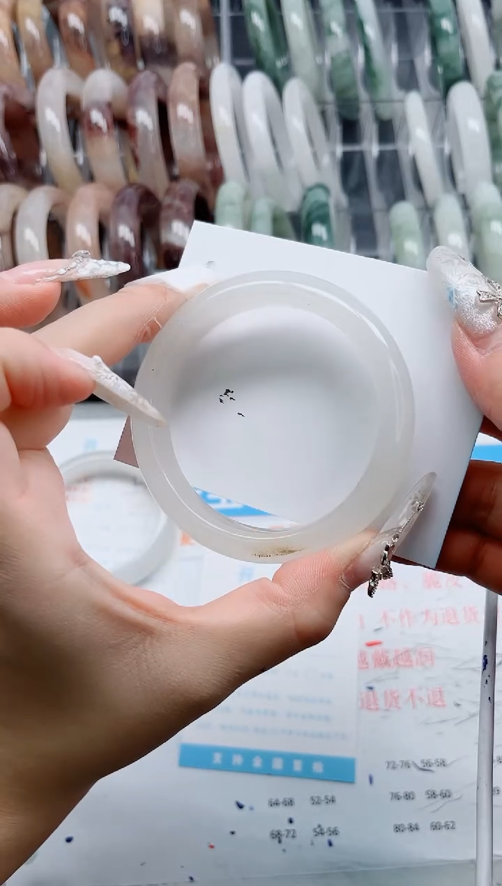 【闪购商品】石英质玉手镯未镶嵌A237-56