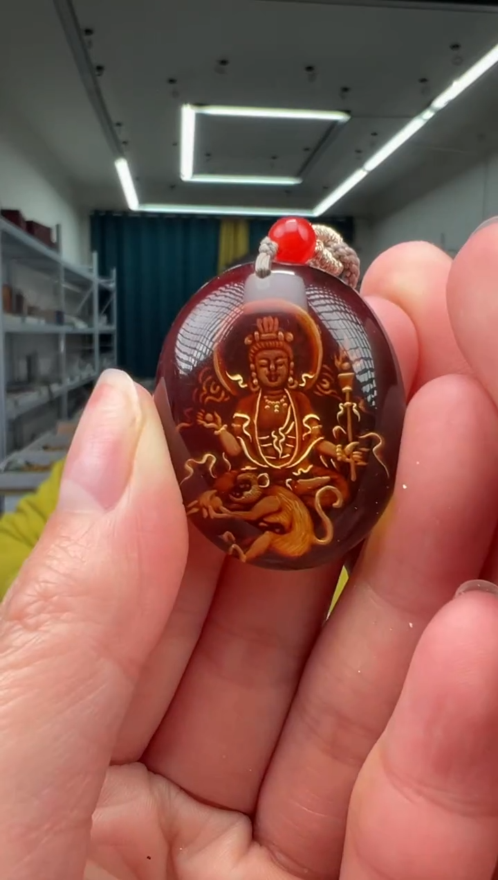 琥珀颈饰未镶嵌猴