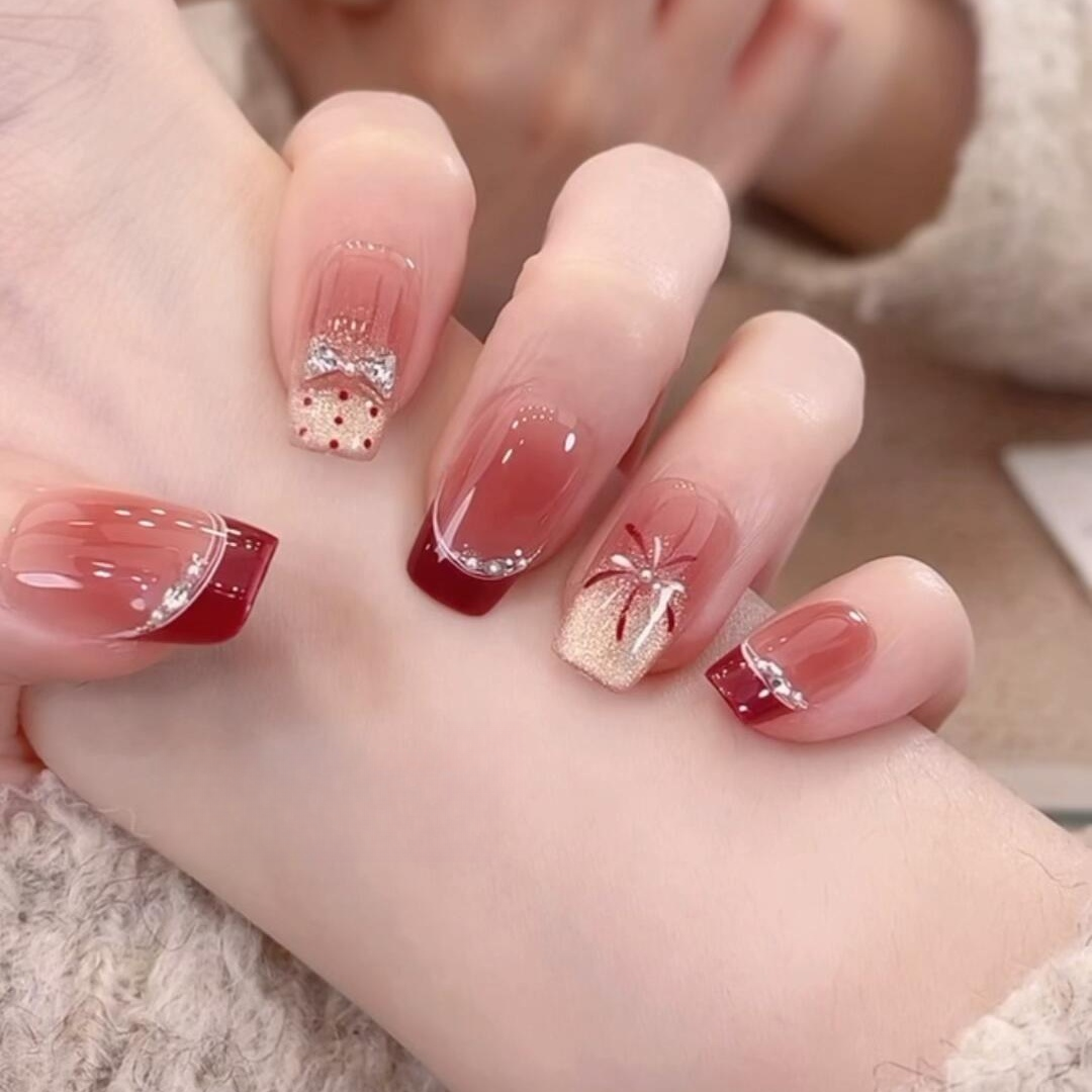【新年快乐】红色跨年猫眼美甲新年战甲美甲高级新款百搭显白穿戴甲