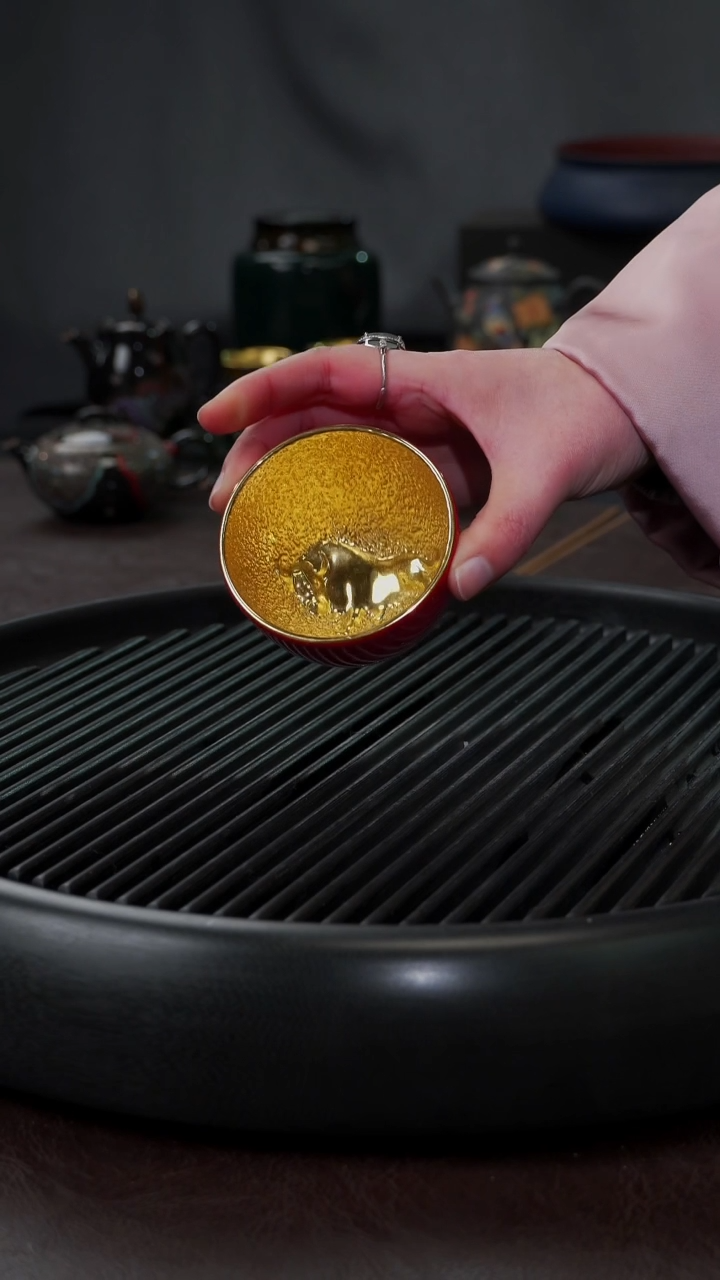 【闪购商品】杯【宜景窑中国红鎏金系列】牛杯