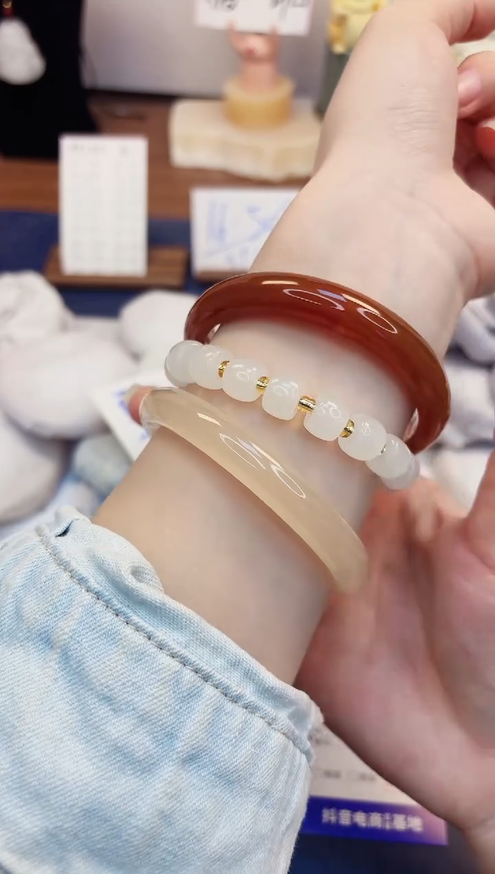 【闪购商品】石英质玉手镯未镶嵌53-玛瑙-圈口60