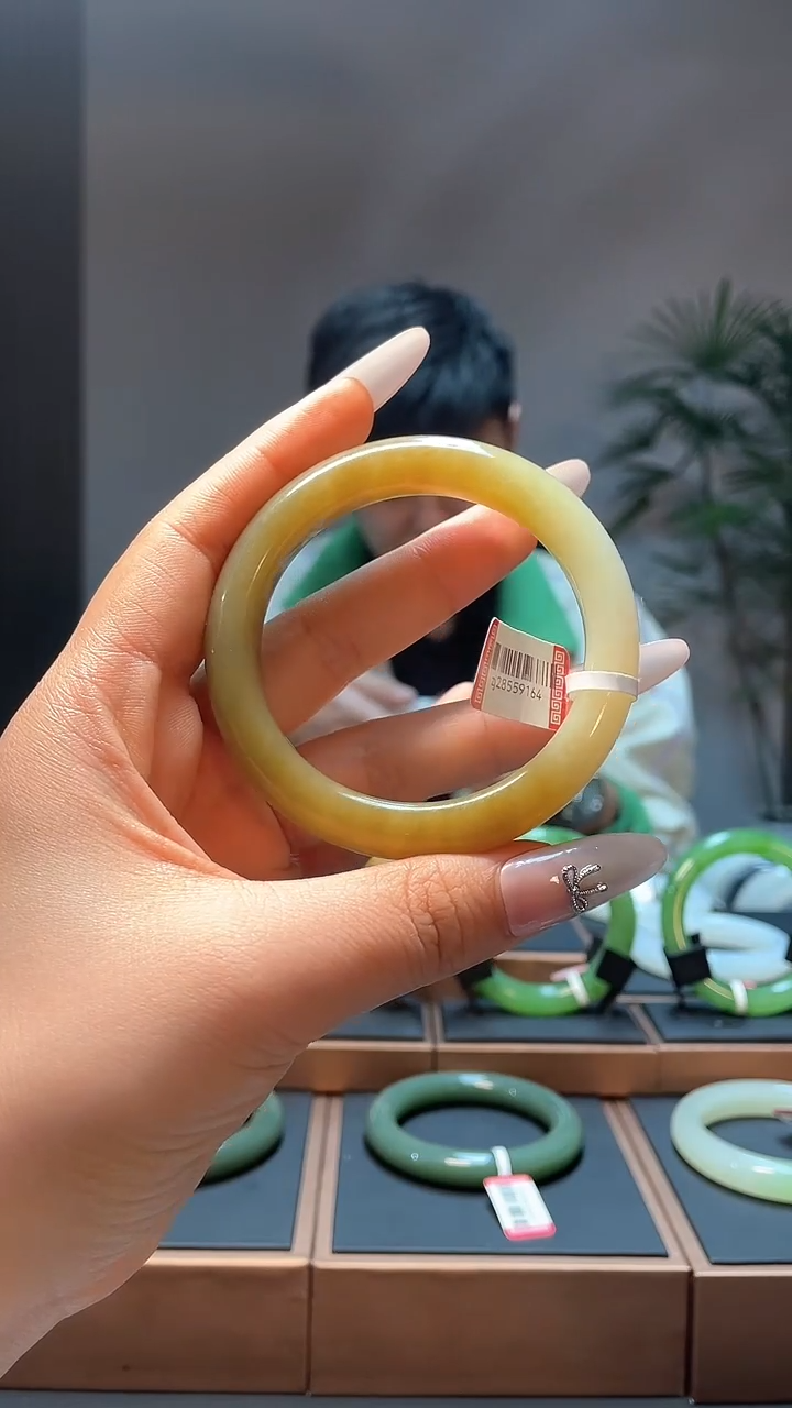 【闪购商品】和田玉手镯未镶嵌57黄金糖28559164