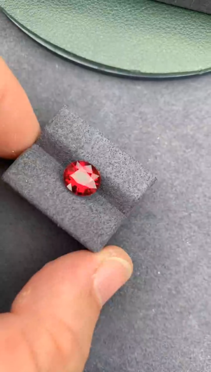 【闪购商品】碧玺裸石未镶嵌2.3ct 卢比来碧玺