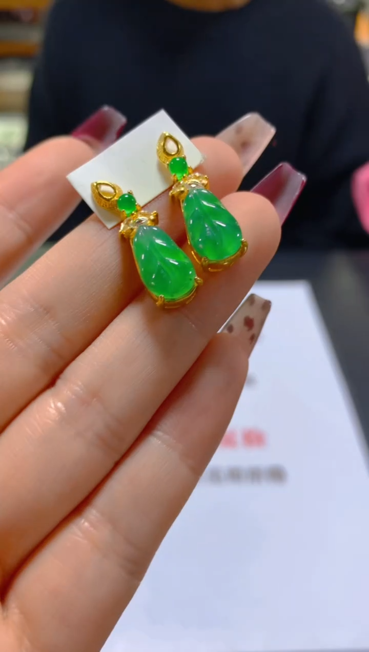 未镶嵌翡翠耳饰多样性发一