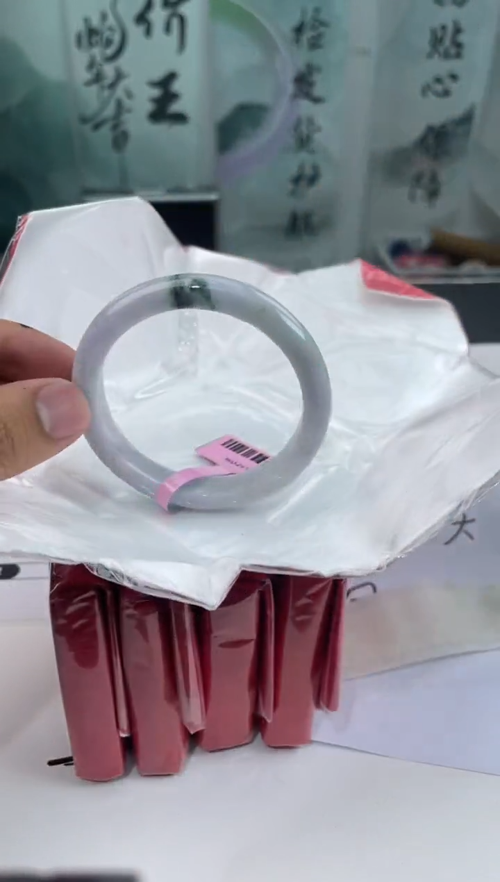 翡翠未镶嵌手镯16翡翠手镯（微瑕）