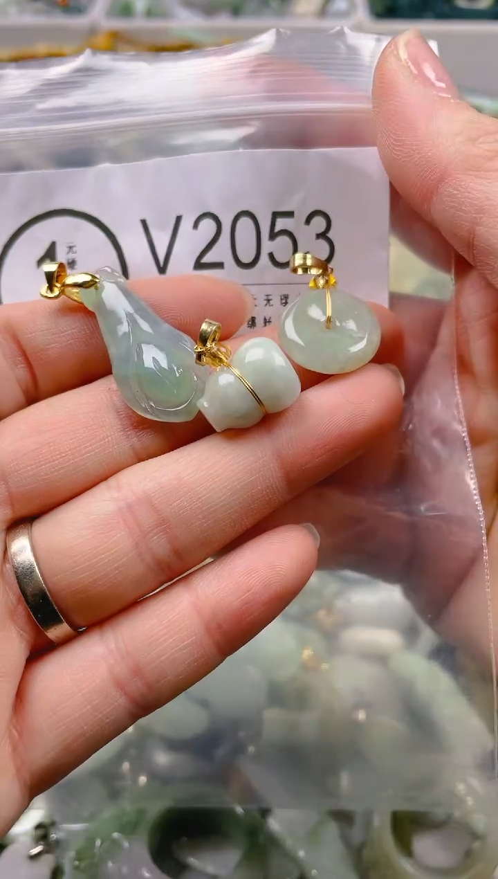 【闪购商品】翡翠颈饰未镶嵌/V/翡翠A货一图一物