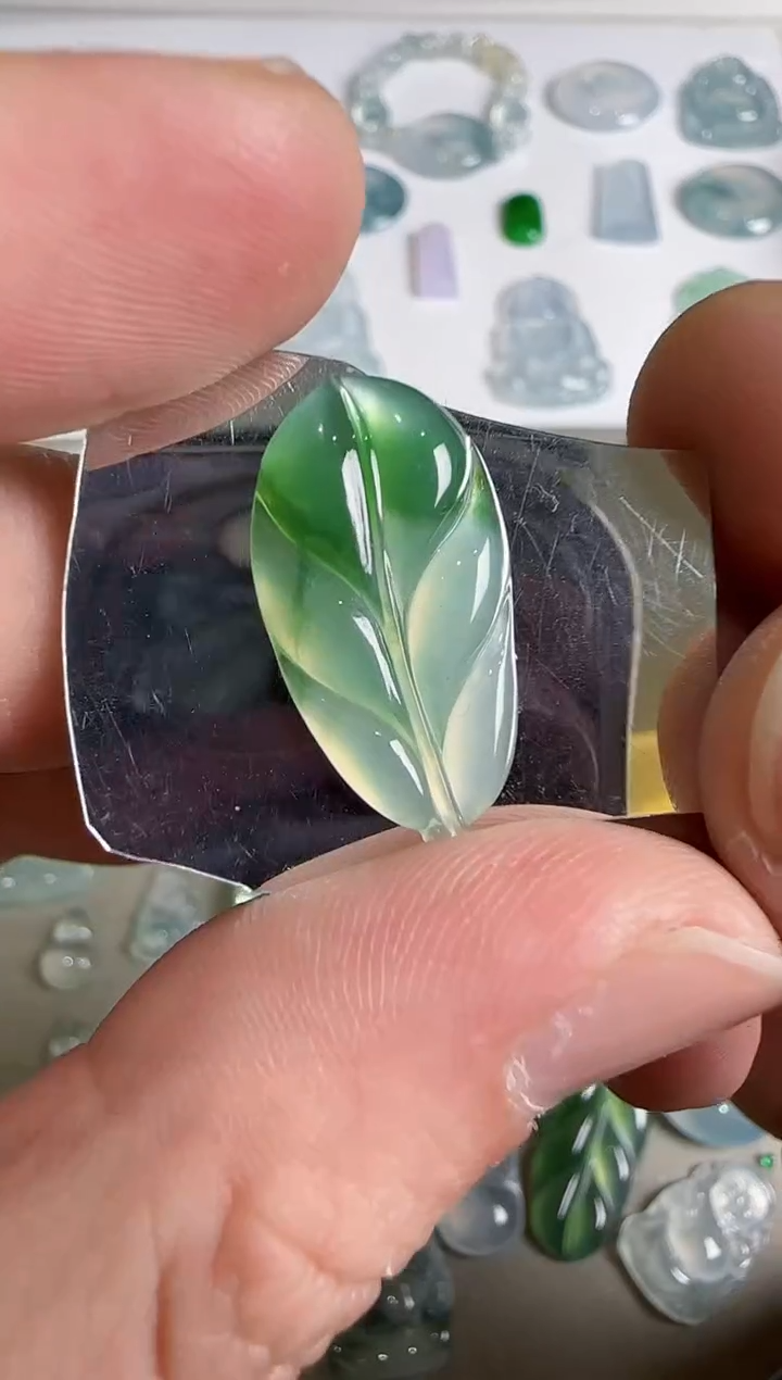 吊坠(不含链)未镶嵌翡翠.