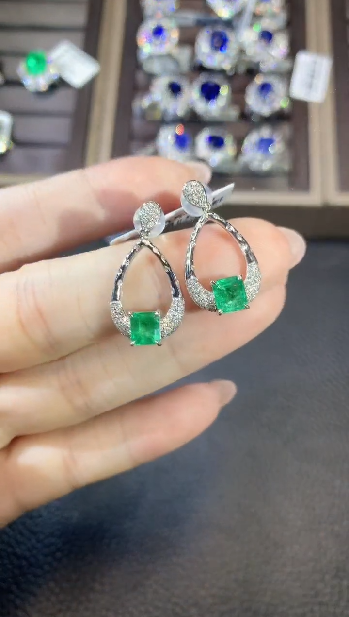 【闪购商品】祖母绿耳饰18K金镶嵌F191 