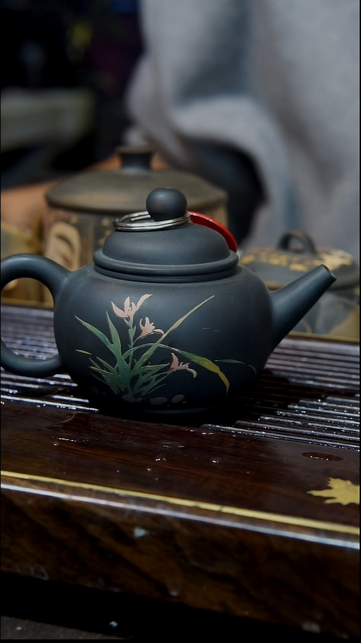 云南建水紫陶069  全手工彩填壶  130cc
