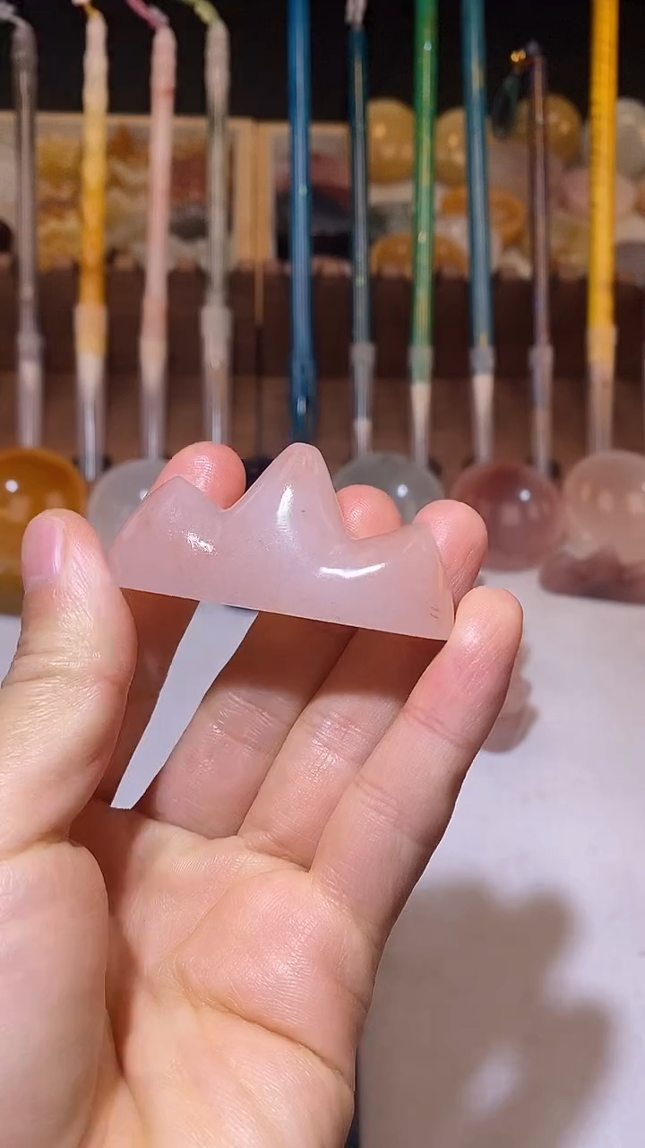 桂林鸡血玉笔山1个