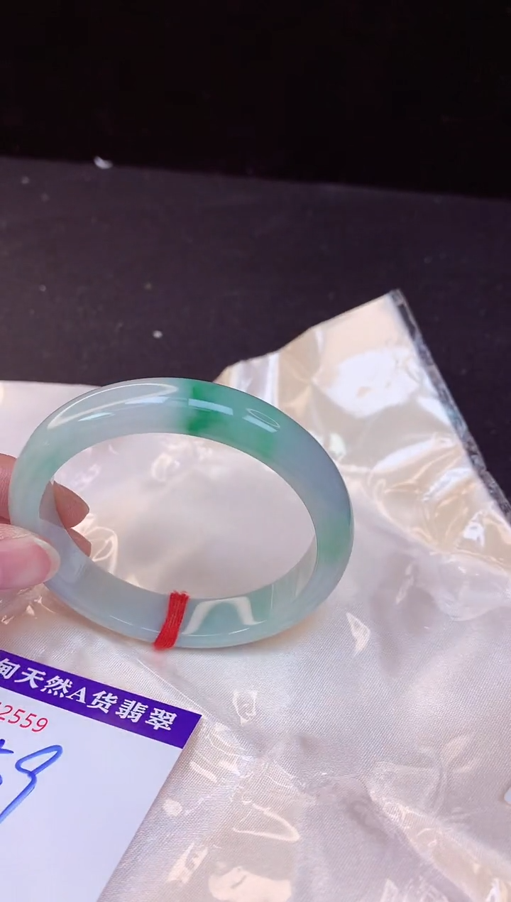 【闪购商品】翡翠手镯未镶嵌59+