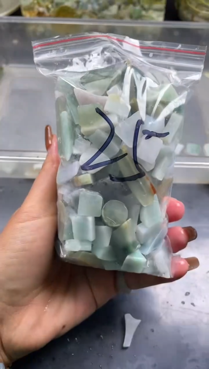 配石翡翠 天然翡翠小号500克25