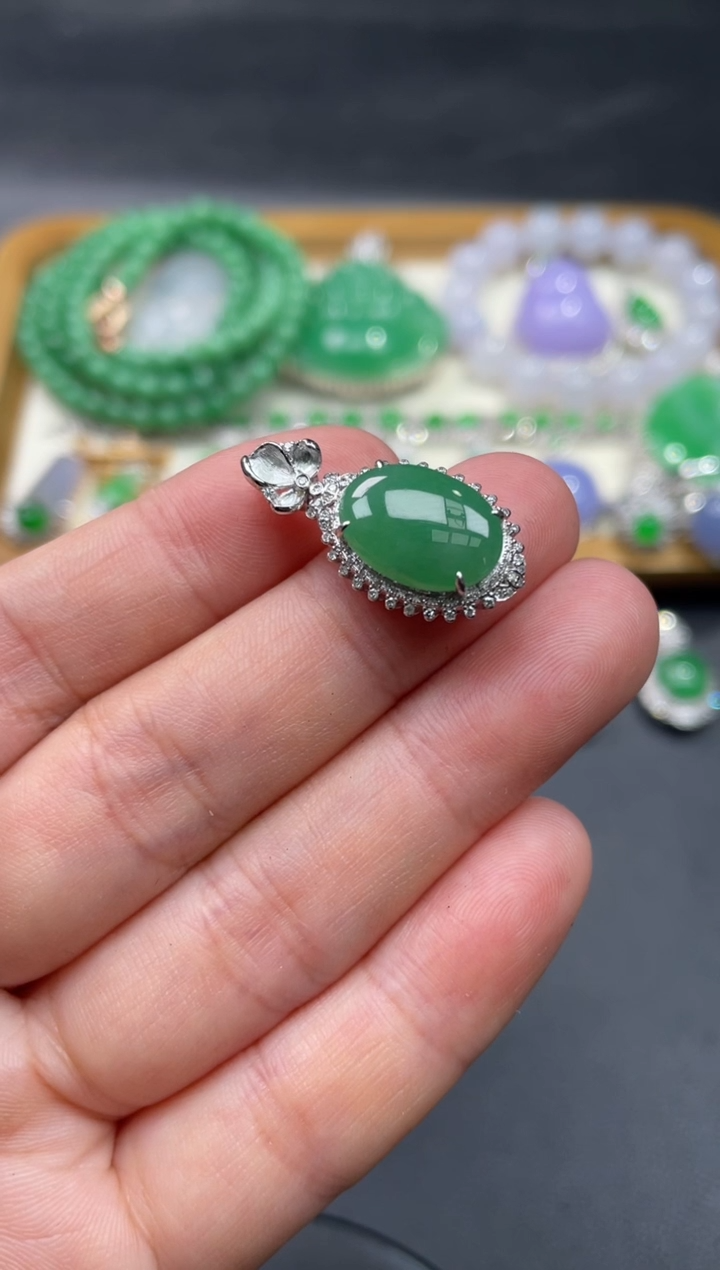 【闪购商品】翡翠颈饰18K金镶嵌116..........