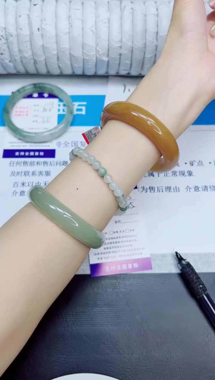 石英质玉手镯未镶嵌115/56