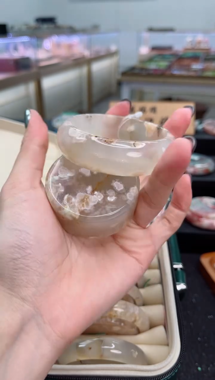 石英质玉手镯未镶嵌圈56口（赠品镯心）6687182