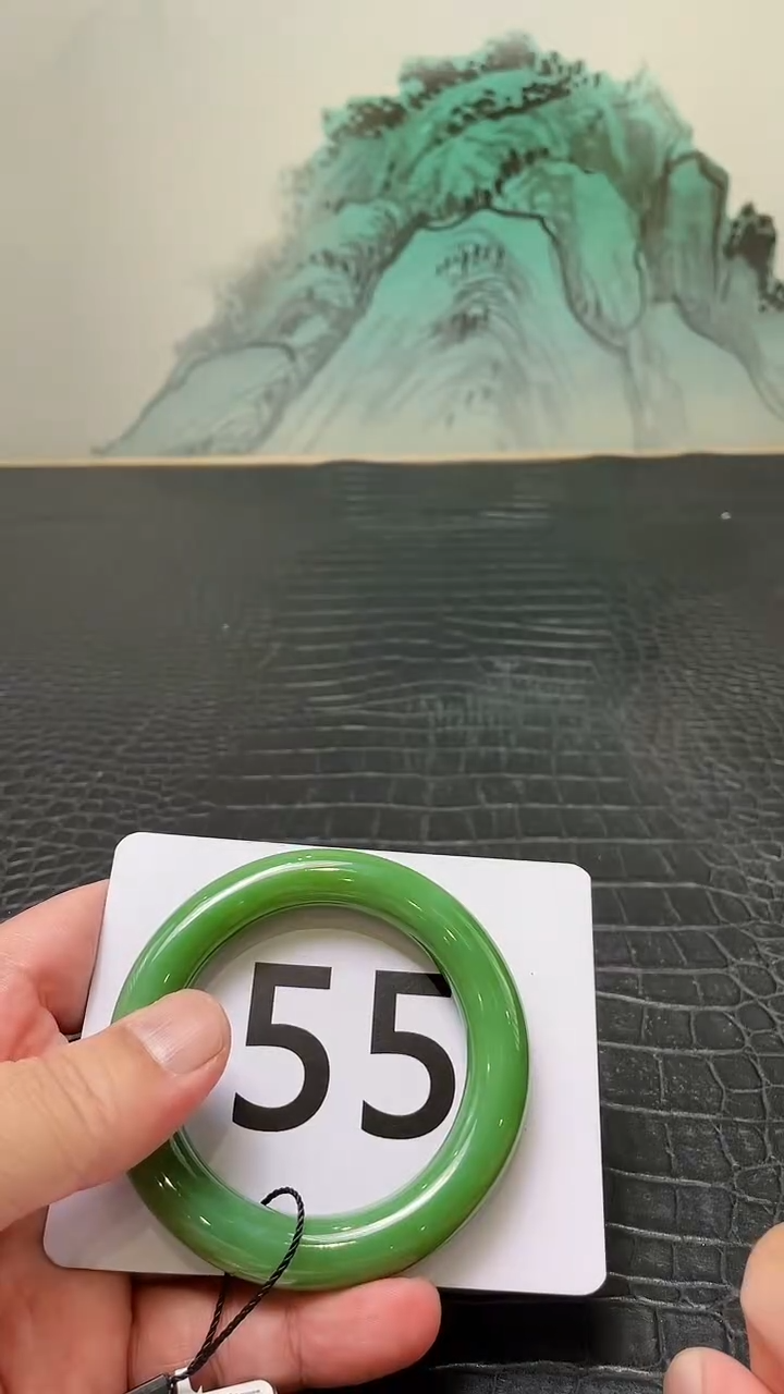 和田玉（碧玉）手镯未镶嵌一个