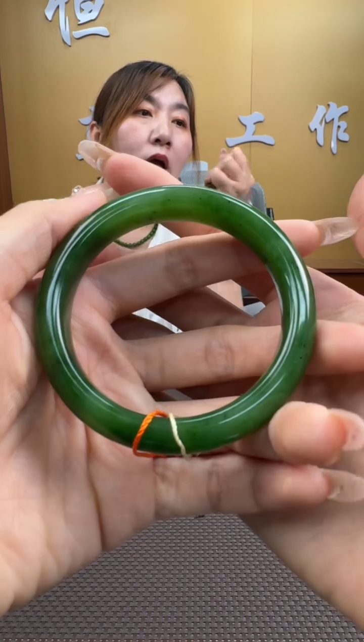 【闪购商品】和田玉手镯未镶嵌58