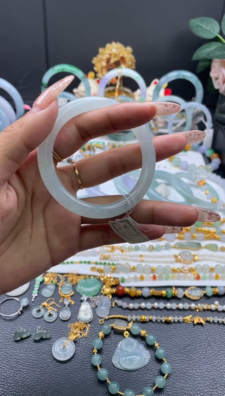 未镶嵌手镯翡翠手镯