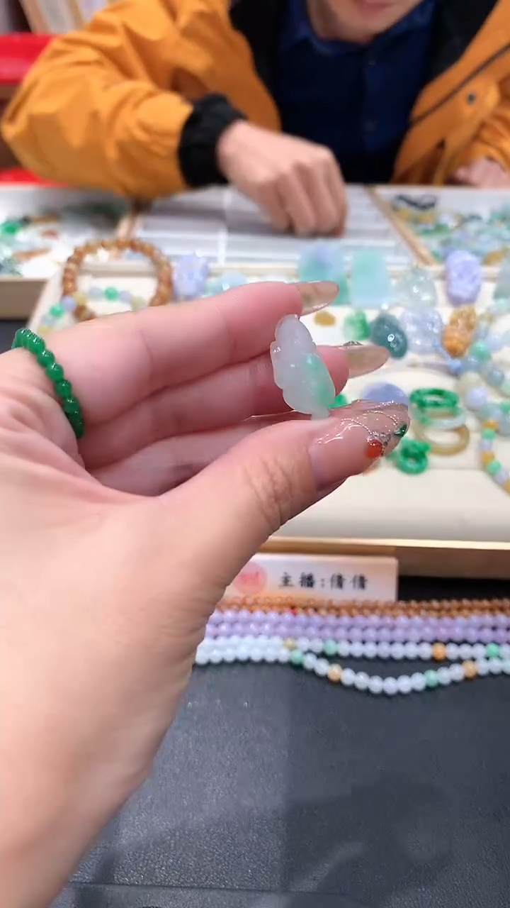 【闪购商品】定制翡翠未镶嵌翡翠