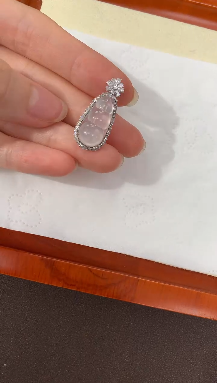 翡翠18K金镶嵌颈饰天然缅甸a货翡翠