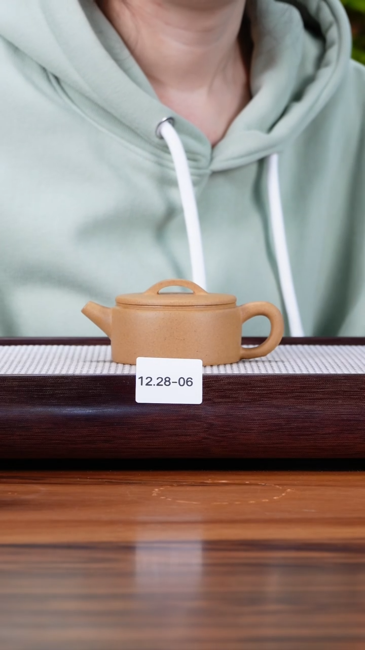 茶壶紫砂朕***柒12.28-6黄金段  汉瓦微瑕150