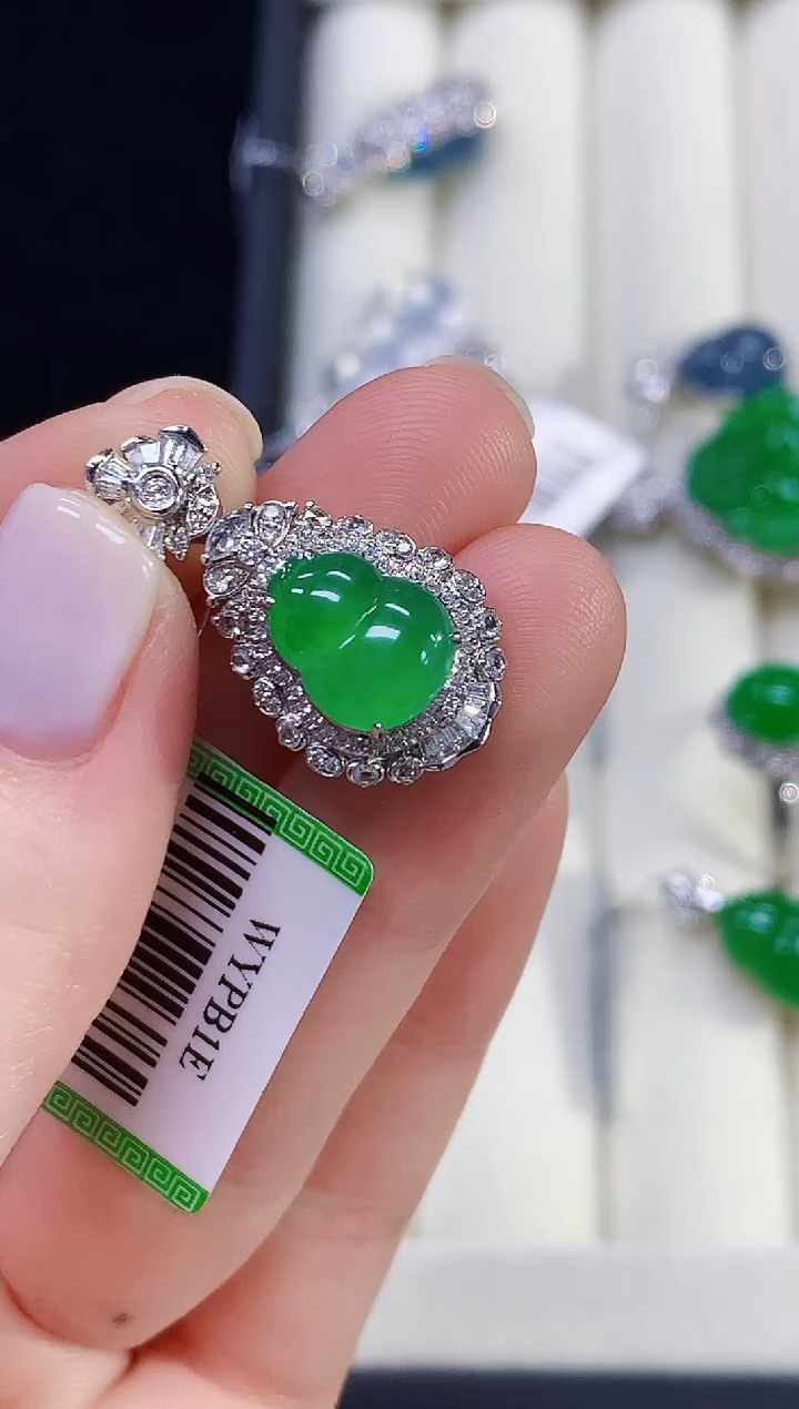 吊坠(不含链)18K金镶嵌翡翠cm多样性发货