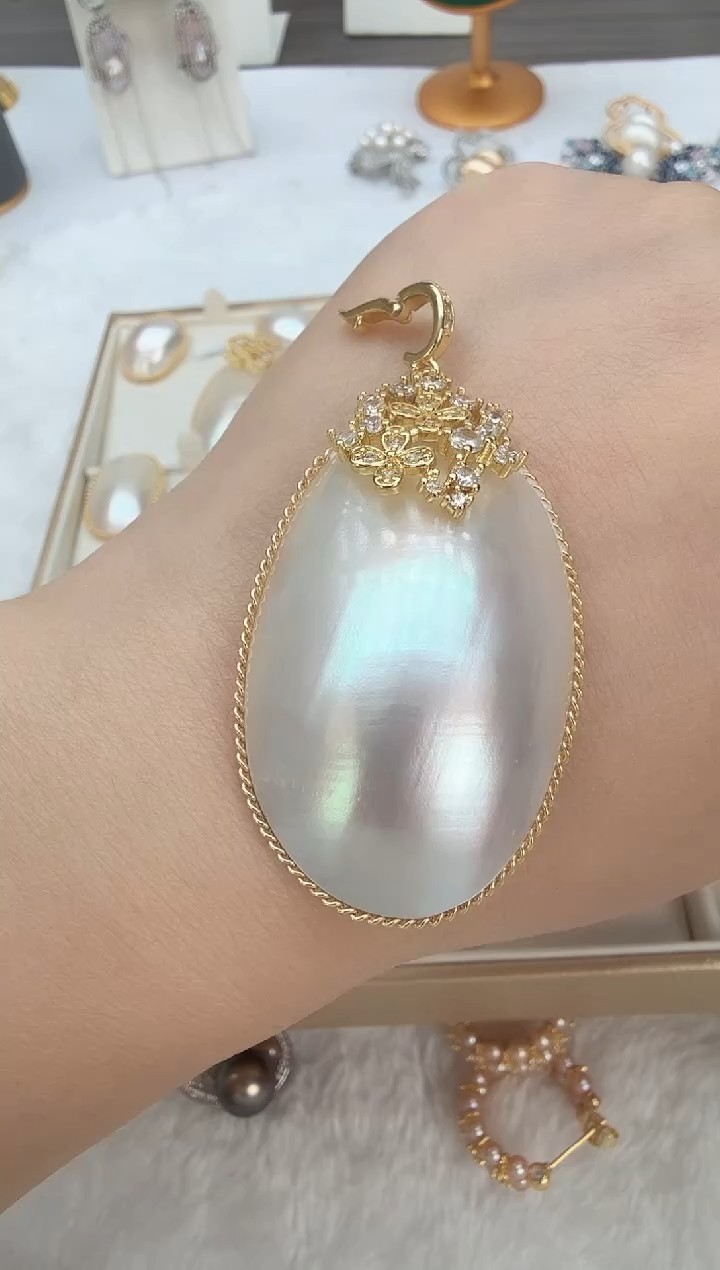 铜合金无繁花有边马贝吊坠