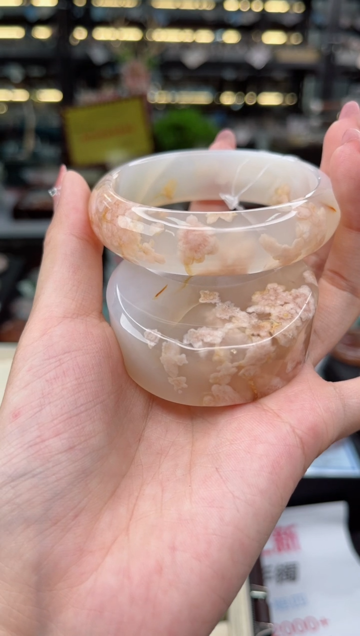 【闪购商品】石英质玉手镯未镶嵌57圈口（赠品镯心）2s9198