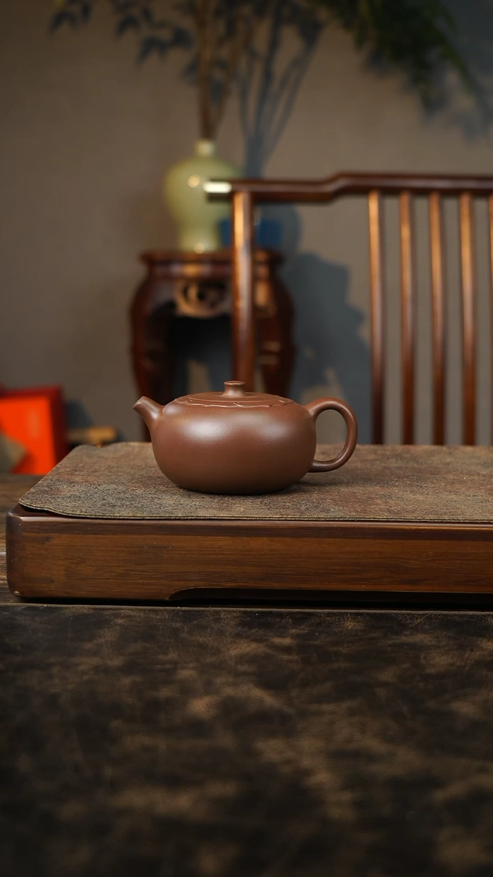 【闪购商品】紫砂壶莲古 紫泥 170cc 半手