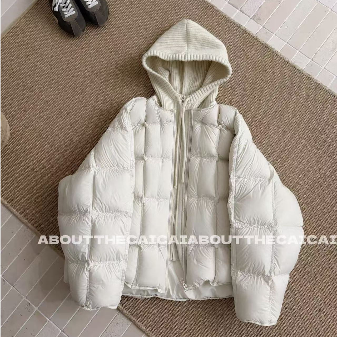 2025冬季新款时尚气质云朵泡芙连帽长袖假两件棉服外套女