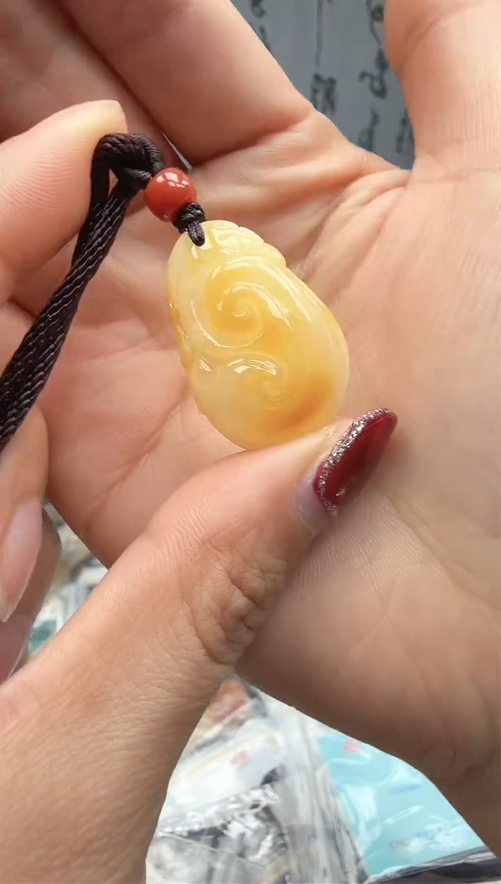 【闪购商品】琥珀裸石未镶嵌挂坠