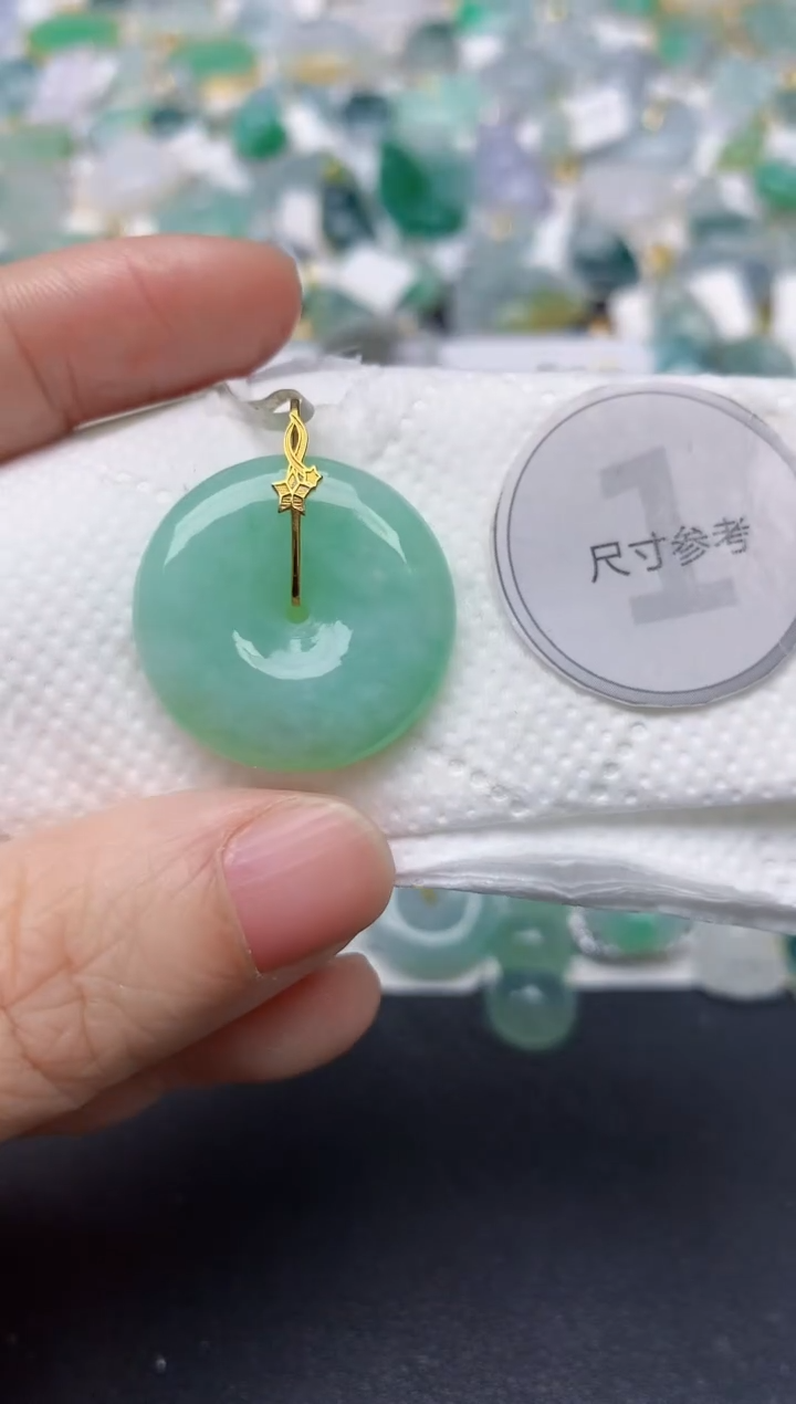 颈饰18K金镶嵌翡翠天然缅甸A货翡翠