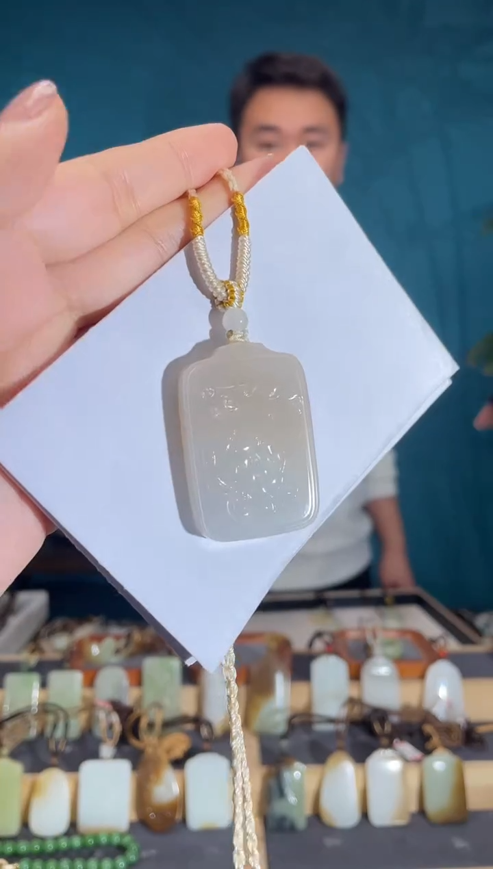 颈饰未镶嵌和田玉1