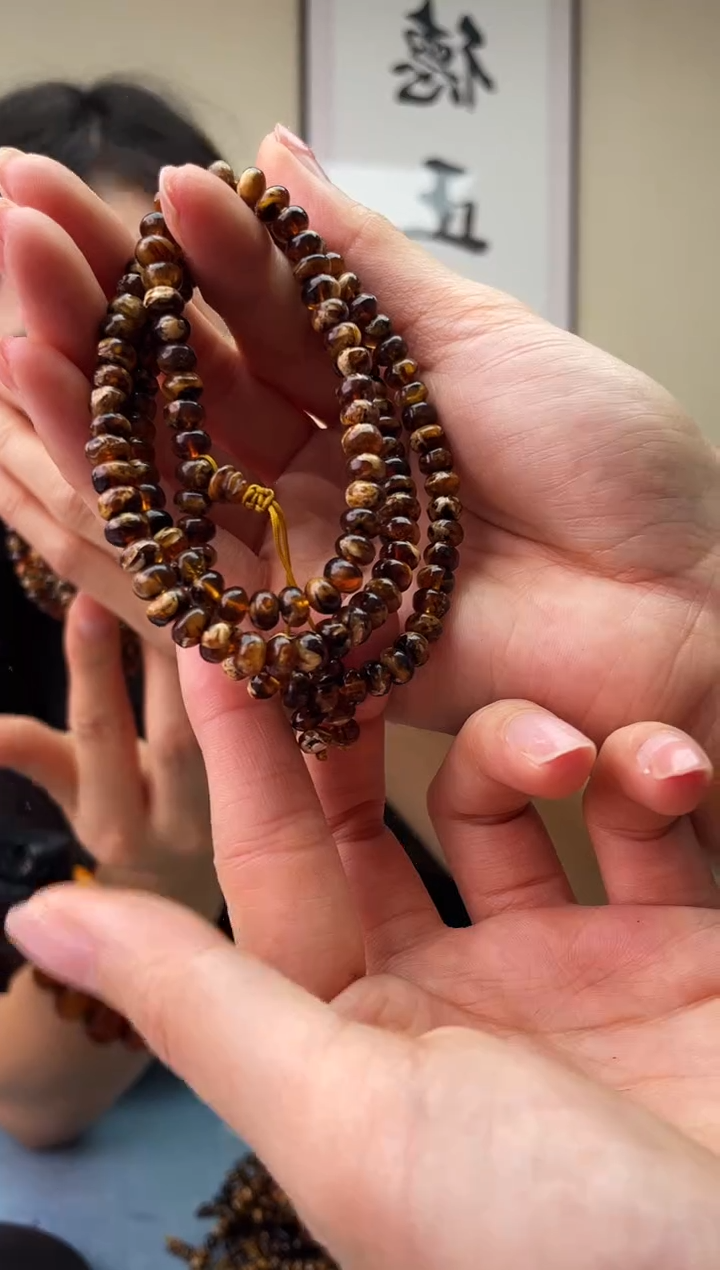 琥珀未镶嵌珠宝奇石T6+干白假一罚十，多样性发一件