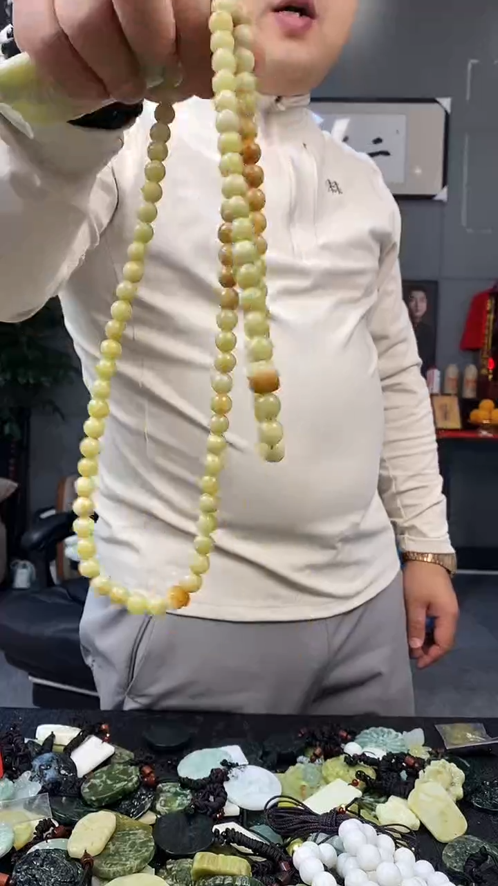 未镶嵌岫玉吊坠 