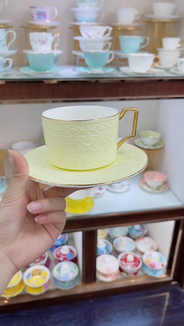 36%以上骨粉骨瓷杯碟