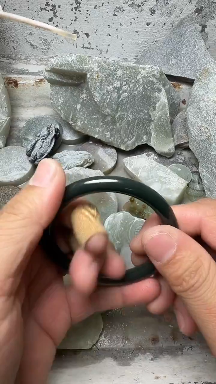 吊坠(赠链)未镶嵌和田玉手镯 