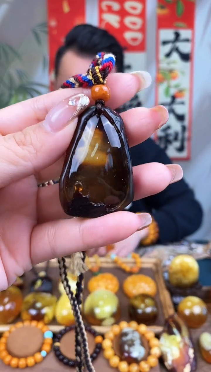 【闪购商品】琥珀裸石未镶嵌基地发货 一物一证 顺丰包邮