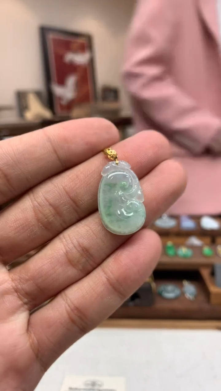 【闪购商品】翡翠吊坠(不含链)18K金镶嵌如意