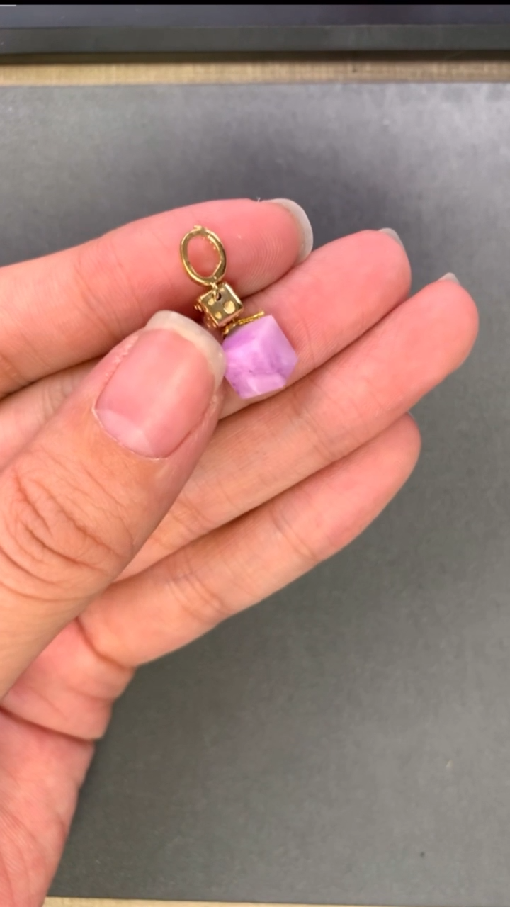 【闪购商品】苏纪石（舒俱来）吊坠(不含链)18K金镶嵌1